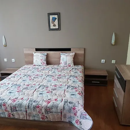 Guest Flirt Ξενοδοχείο *