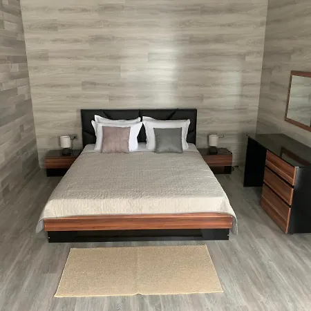 Guest Flirt Хотел *