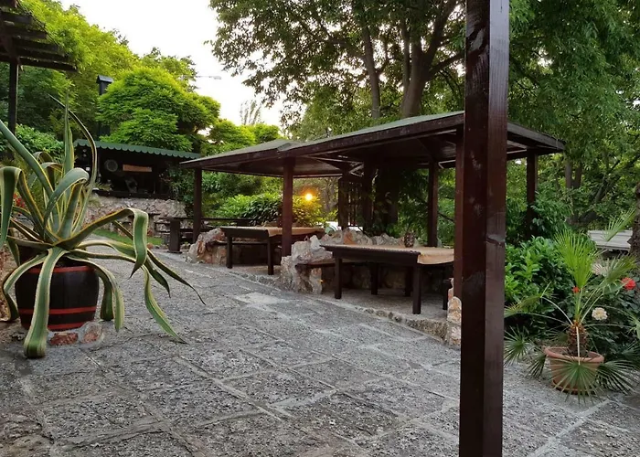 Guest Flirt גולדן סנדס